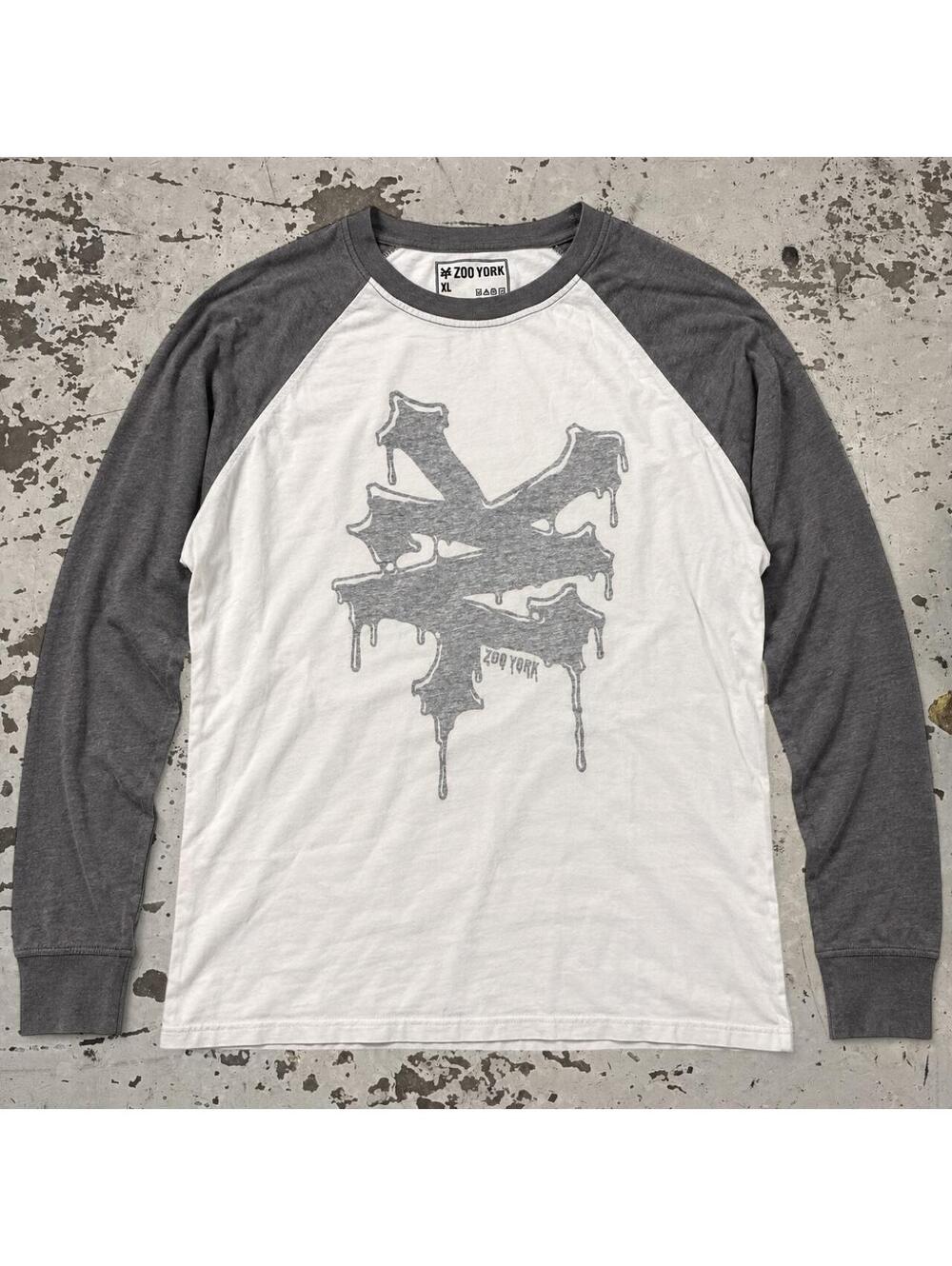 Crazy fire Y2K two toned Zoo York graphic T-shirt.